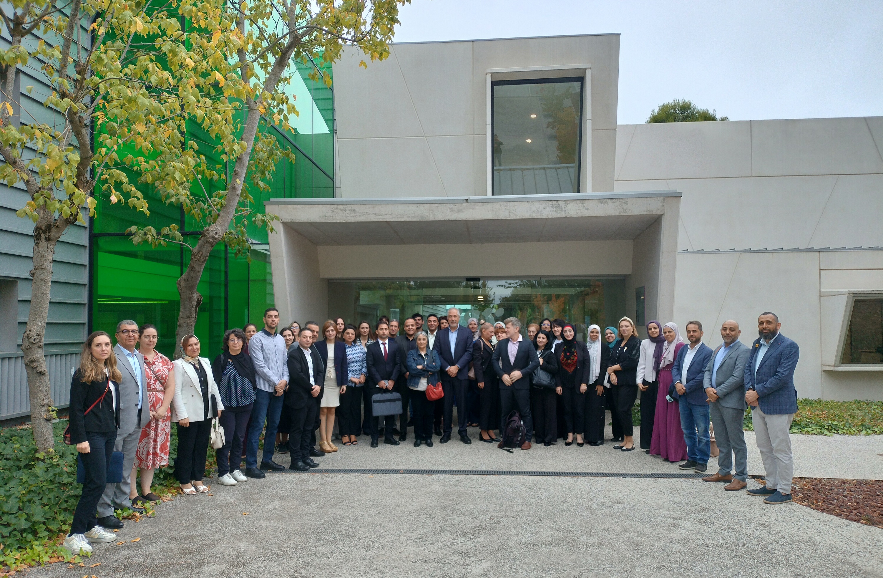 Foto de familia con todas las personas asistentes al taller, con responsables del ISCIII y del ECDC.